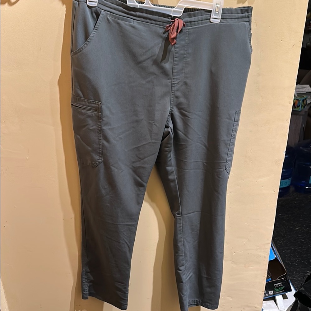 Figs yola skinny scrub pant Bonsai. Xl